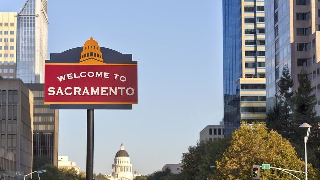A sign at the entrance to the city of Sacramento