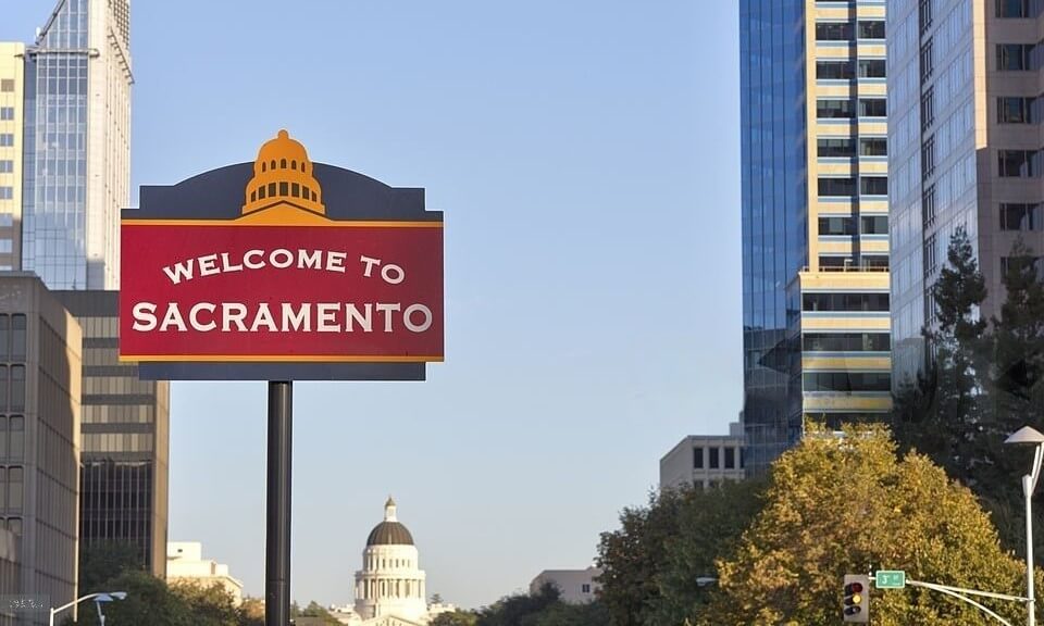 A sign at the entrance to the city of Sacramento